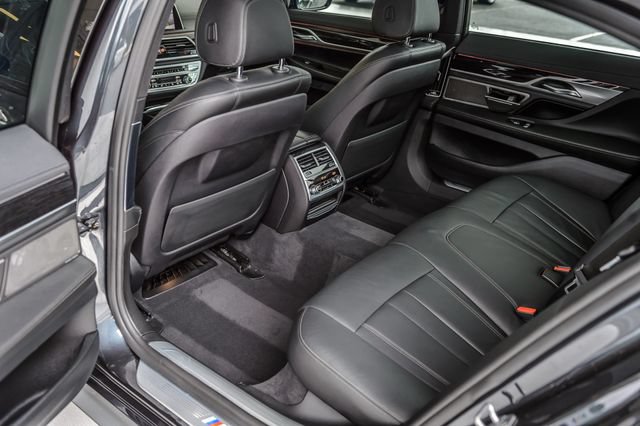 Used 2019 BMW 740i w/ M Sport Package RWD image 43