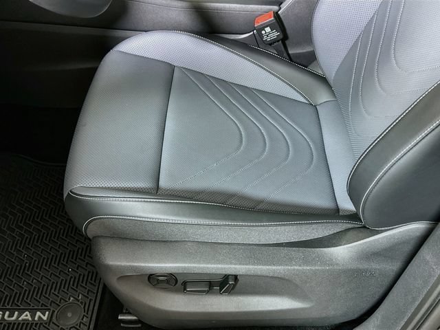 Certified 2025 Volkswagen Tiguan SE R-Line AWD/4WD image 18