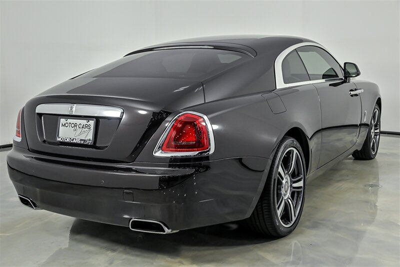 Used 2015 Rolls-Royce Wraith RWD image 8