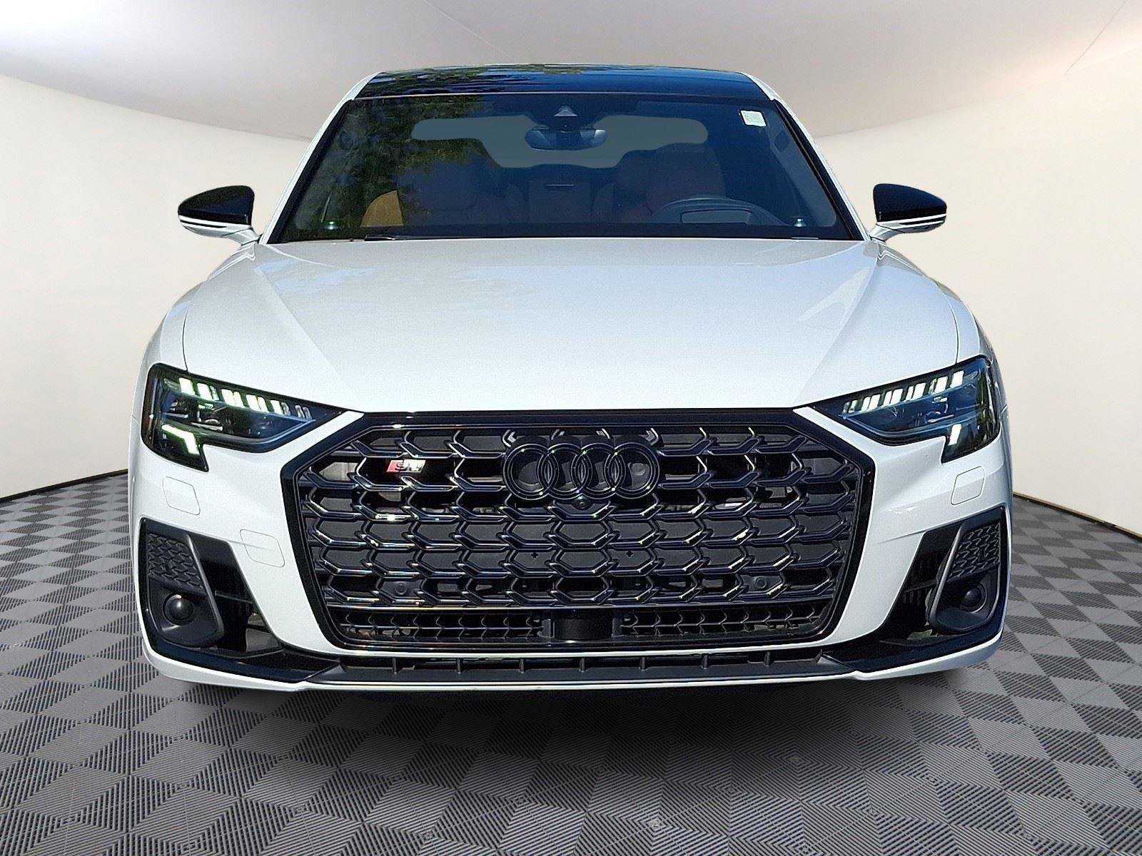 Used 2023 Audi S8 AWD/4WD image 2