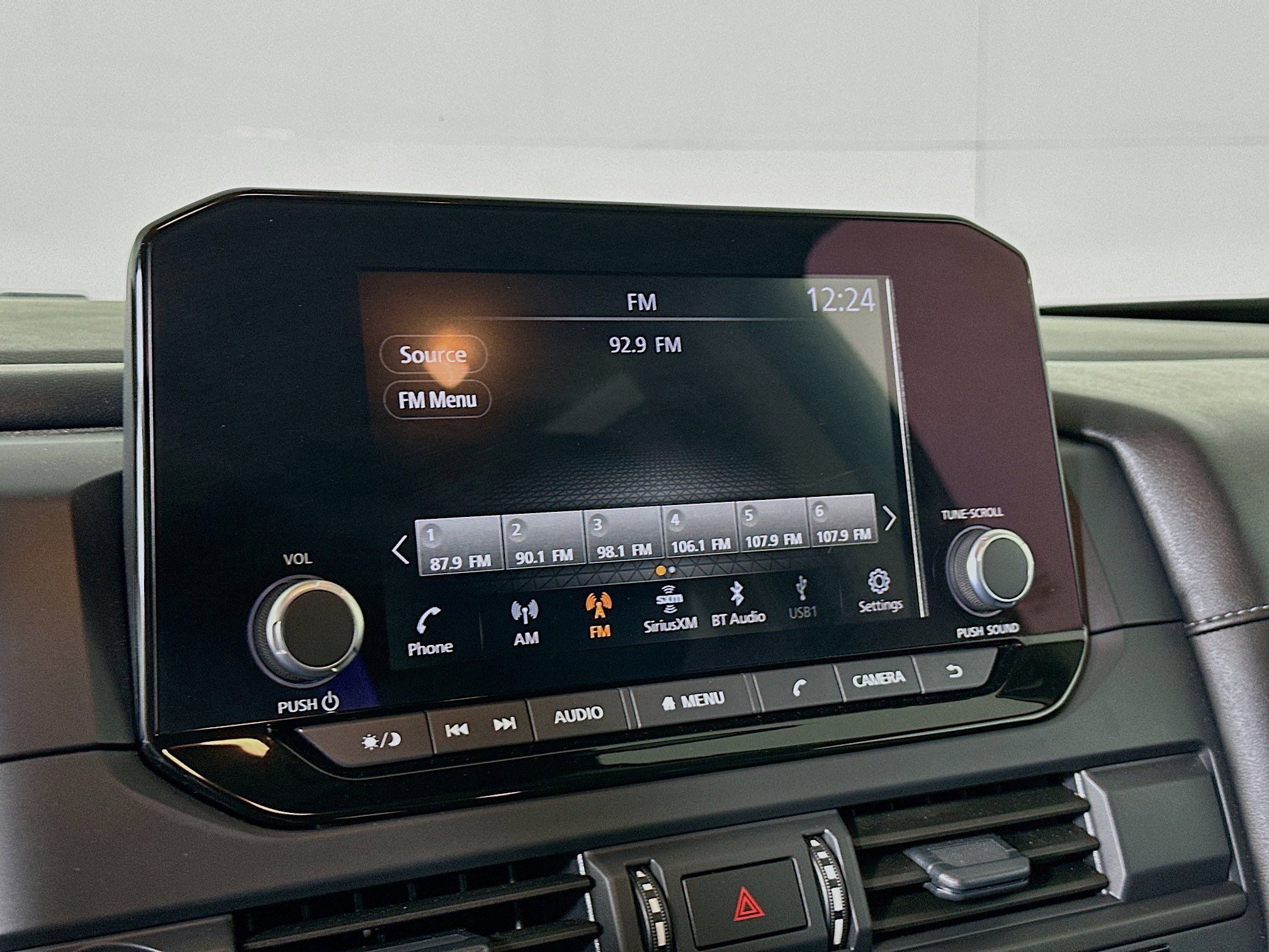 Used 2024 Nissan Pathfinder S image 21