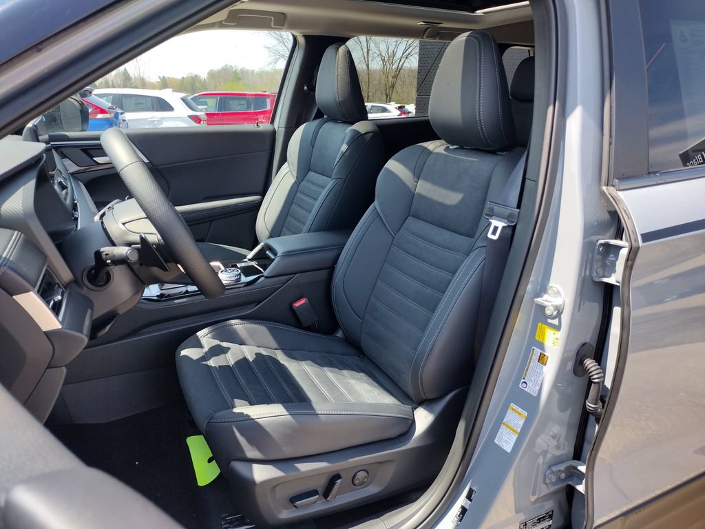 New 2026 Mitsubishi Outlander AWD image 8