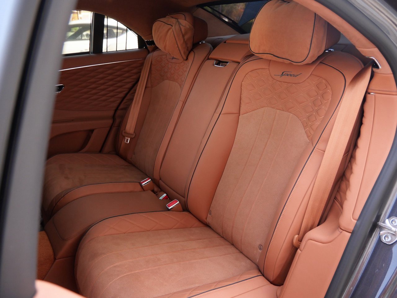 Certified 2024 Bentley Flying Spur W12 image 23