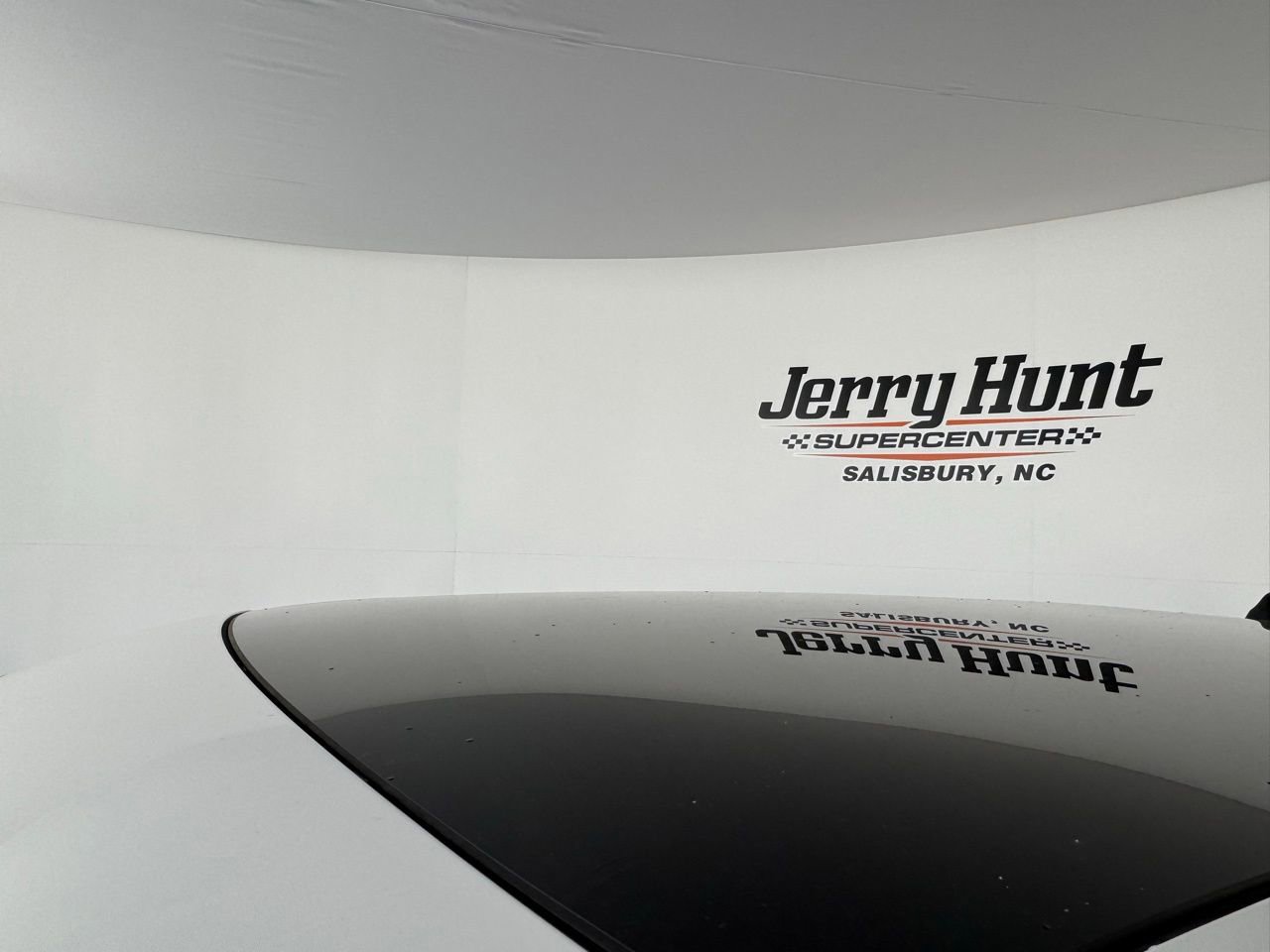 Used 2020 Land Rover Range Rover Evoque R-Dynamic SE image 4