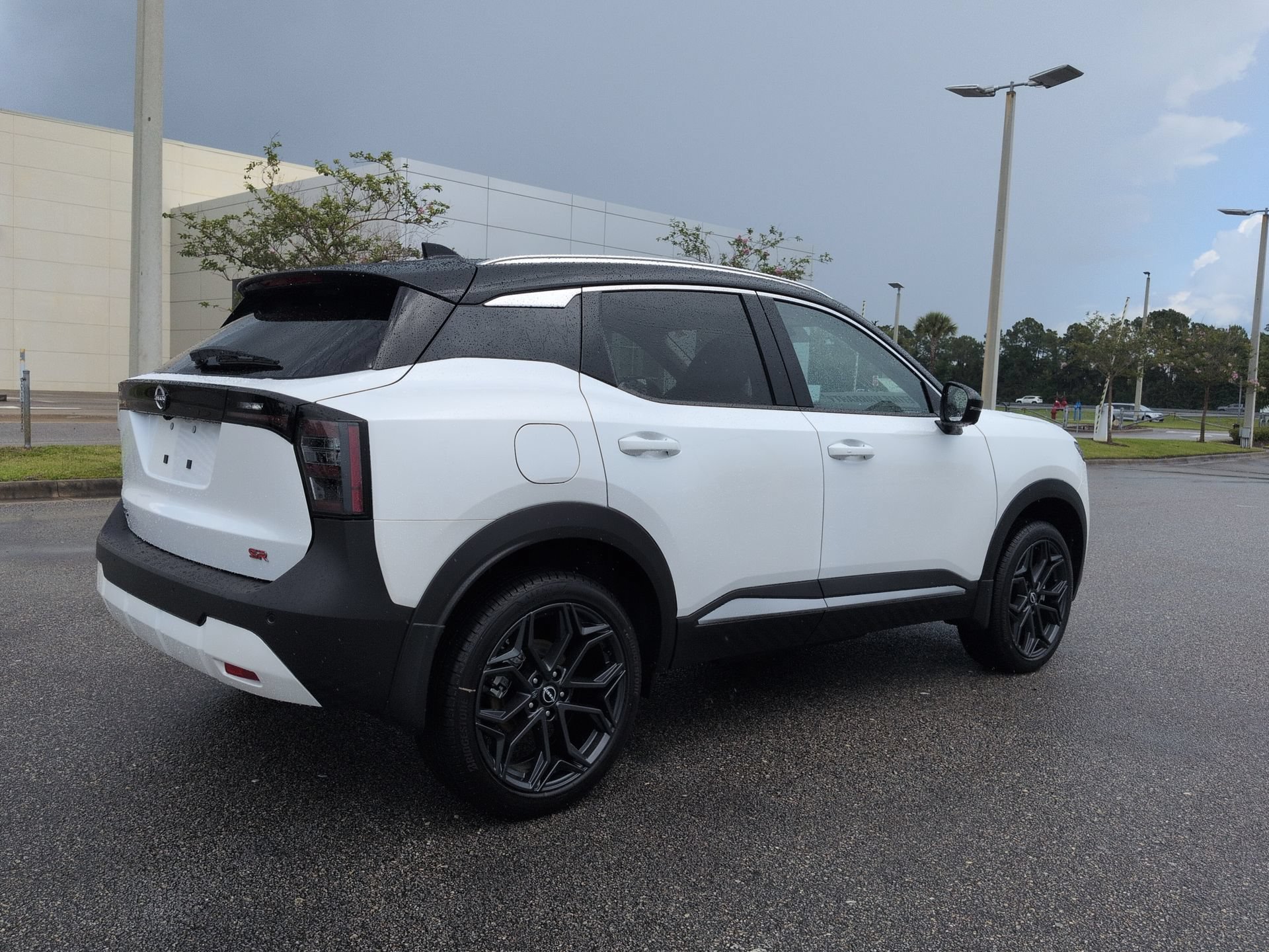 New 2026 Nissan Kicks SR FWD image 5