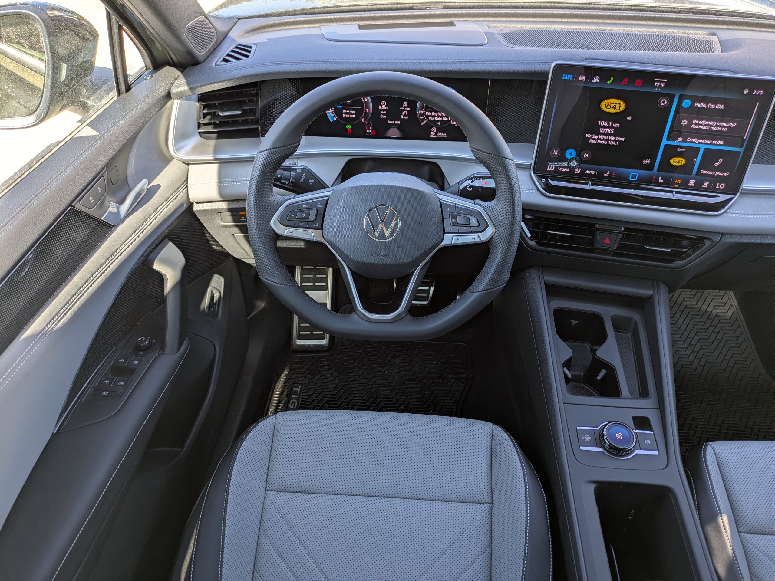 New 2026 Volkswagen Tiguan SE R-Line image 17