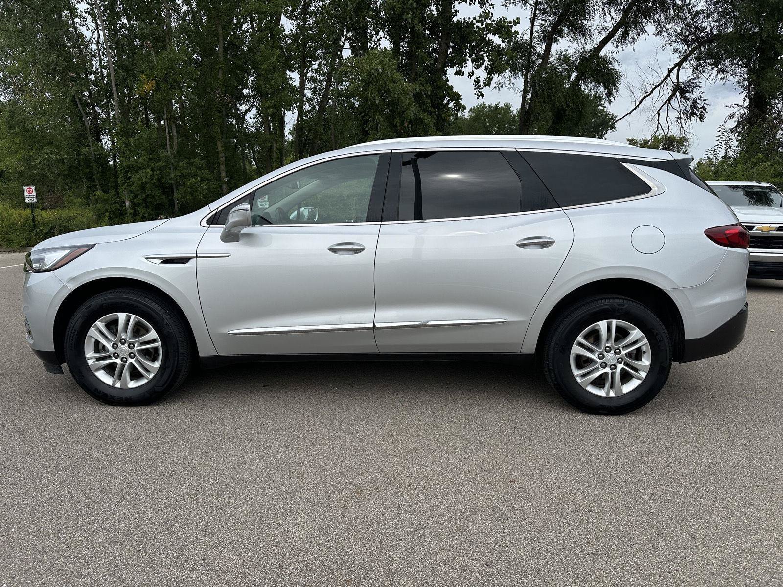 Used 2019 Buick Enclave Essence FWD image 2
