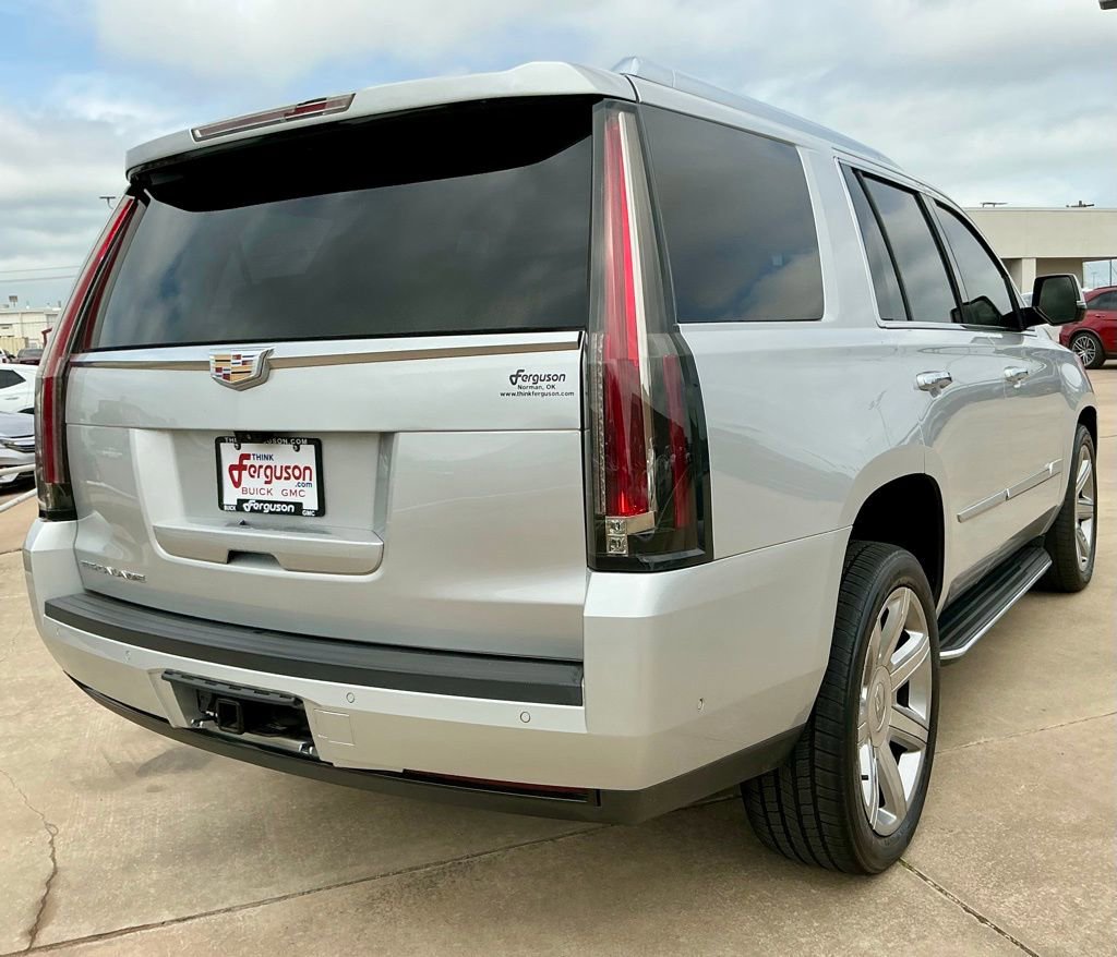 Used 2019 Cadillac Escalade Luxury AWD/4WD image 19