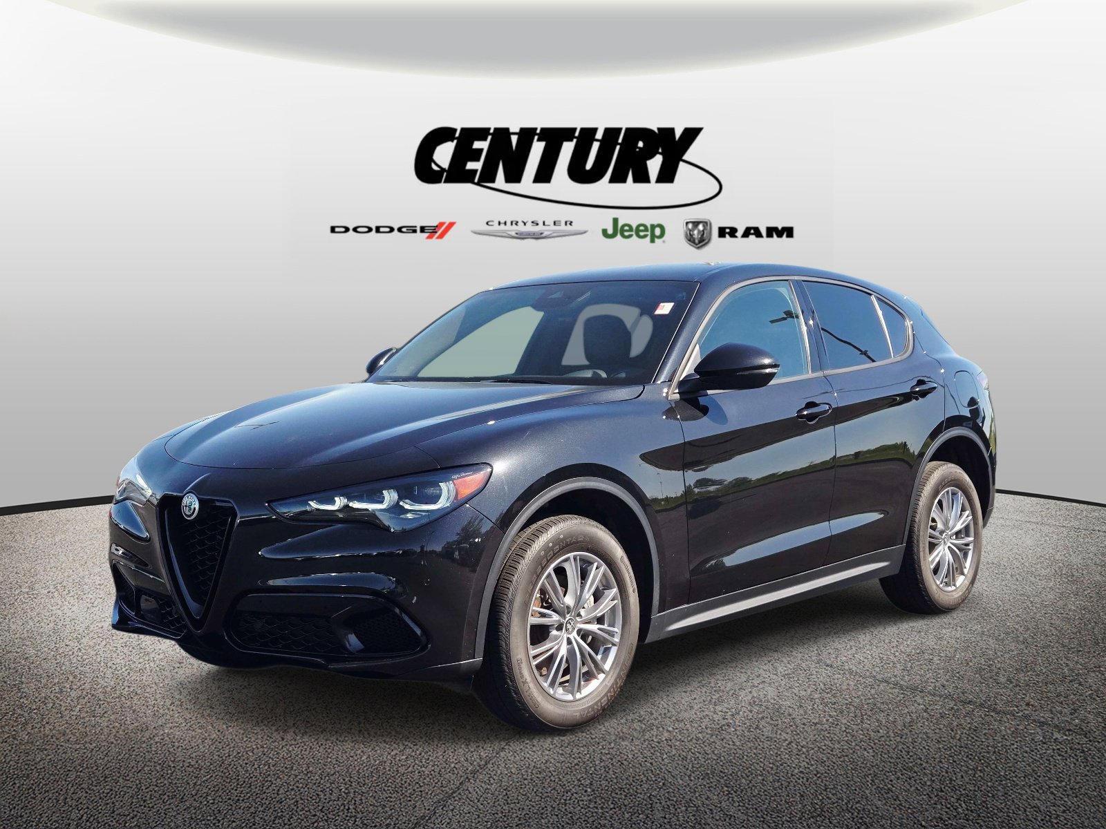 Used 2024 Alfa Romeo Stelvio Sprint image 8