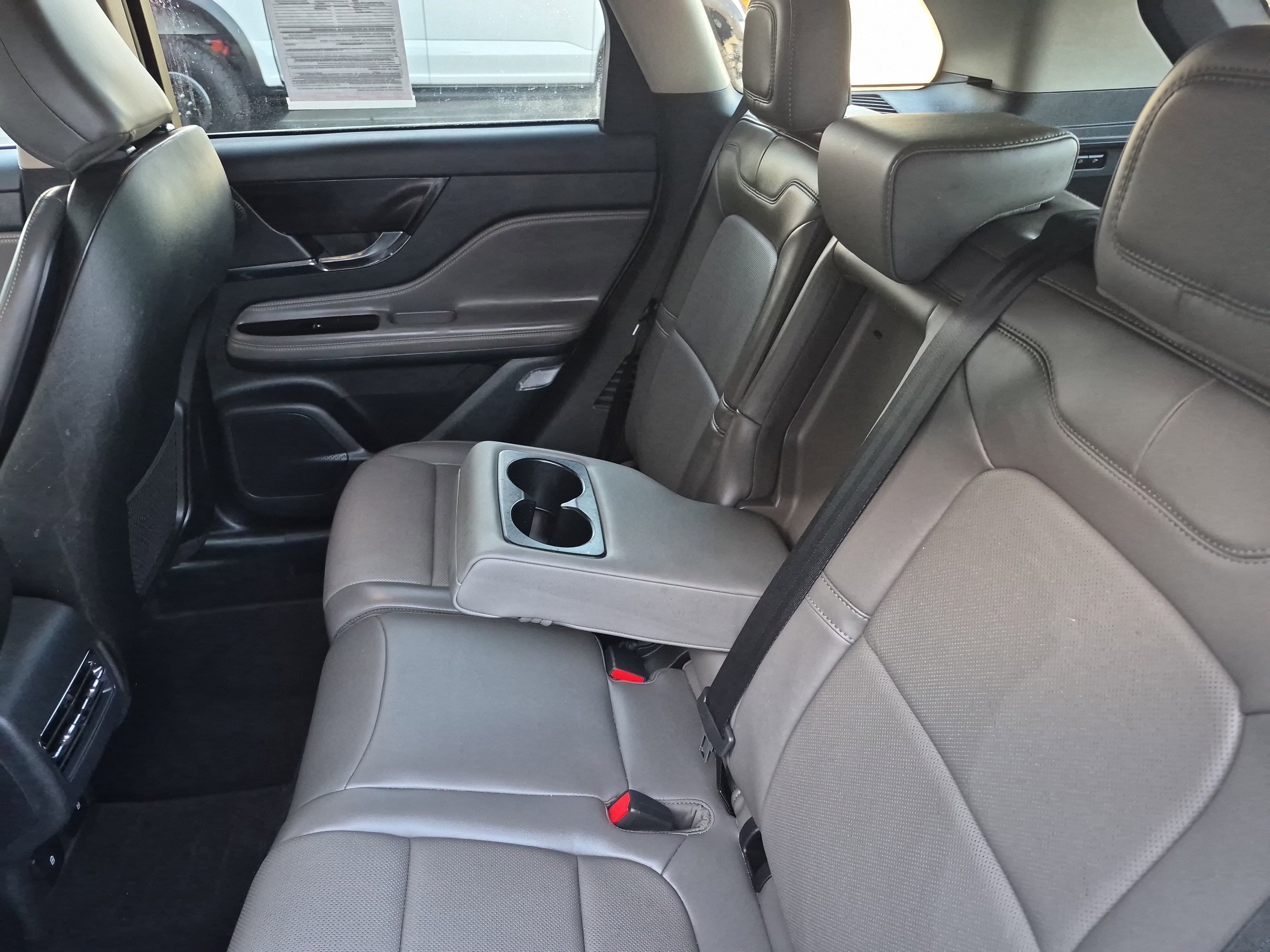 Used 2025 Lincoln Corsair Reserve w/ Towing Package image 15