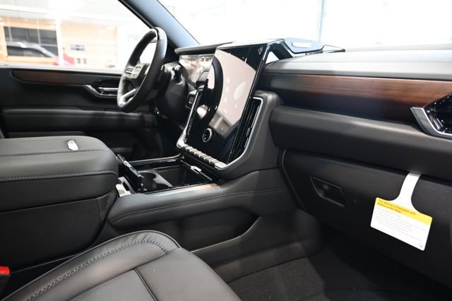 New 2026 GMC Yukon XL Denali w/ Denali Reserve Package image 16