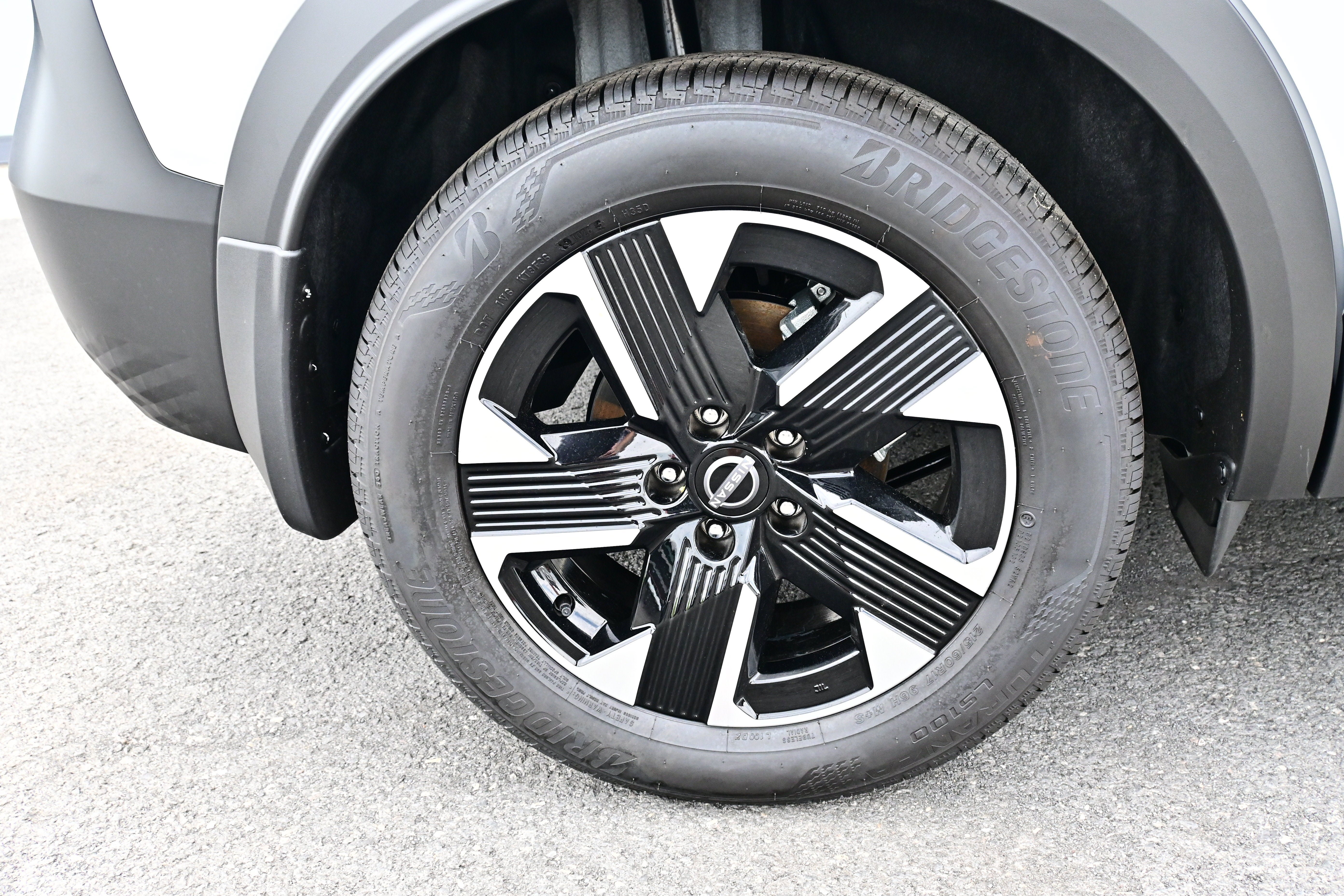 New 2026 Nissan Kicks SV w/ SV Premium Package AWD/4WD image 9