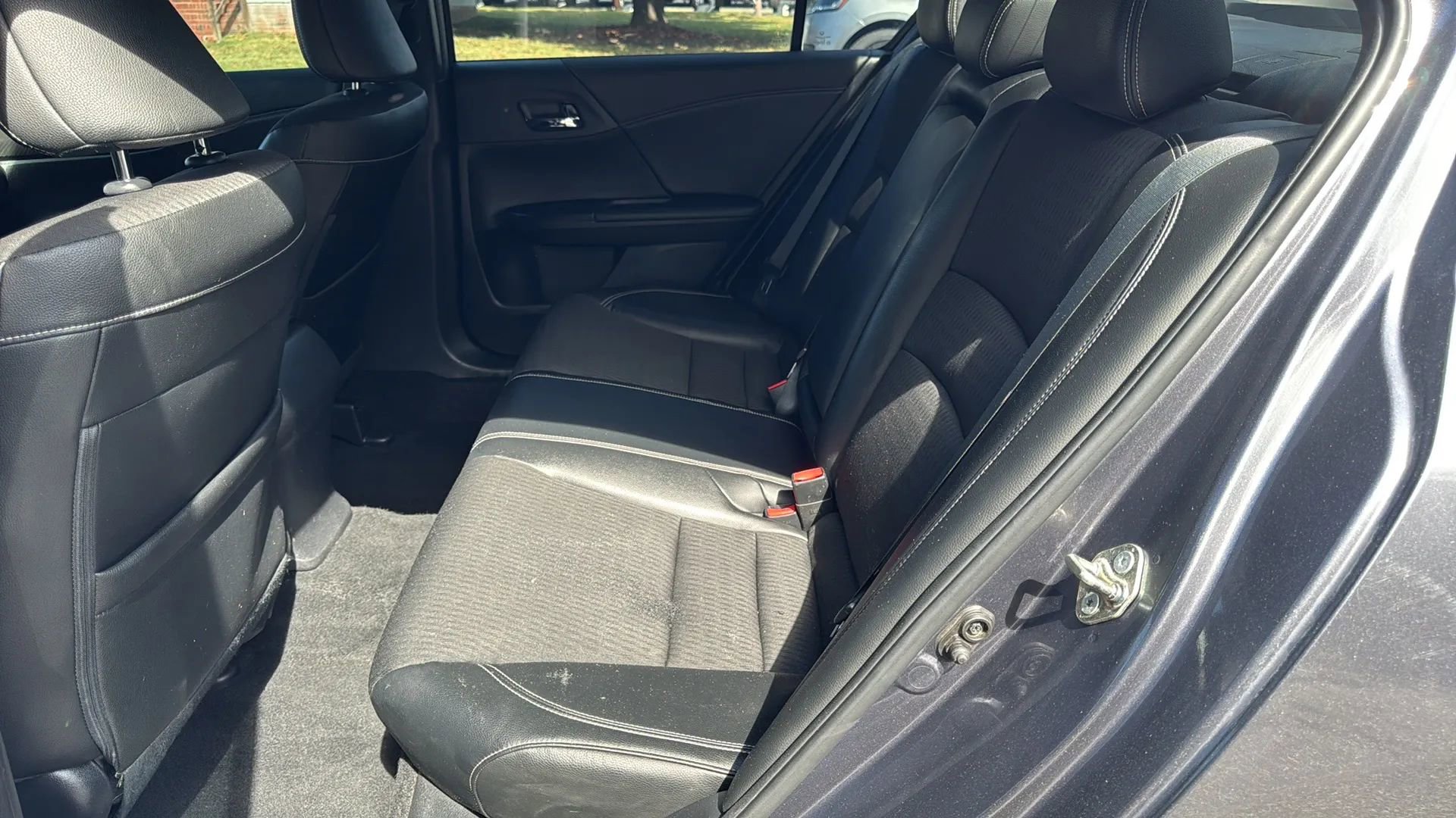 Used 2017 Honda Accord Sport image 11