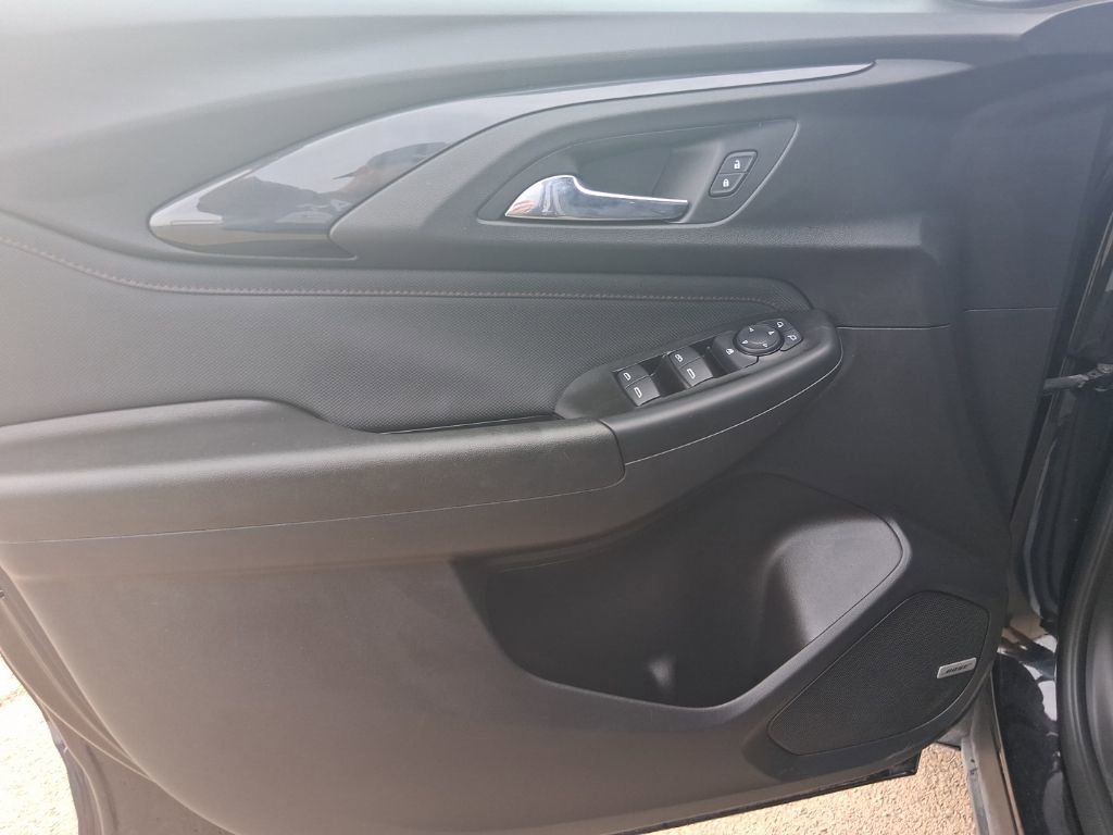 Used 2021 Chevrolet TrailBlazer RS w/ Technology Package image 9