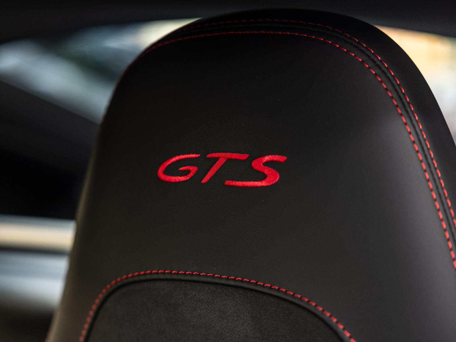Certified 2025 Porsche 718 Cayman GTS RWD image 29