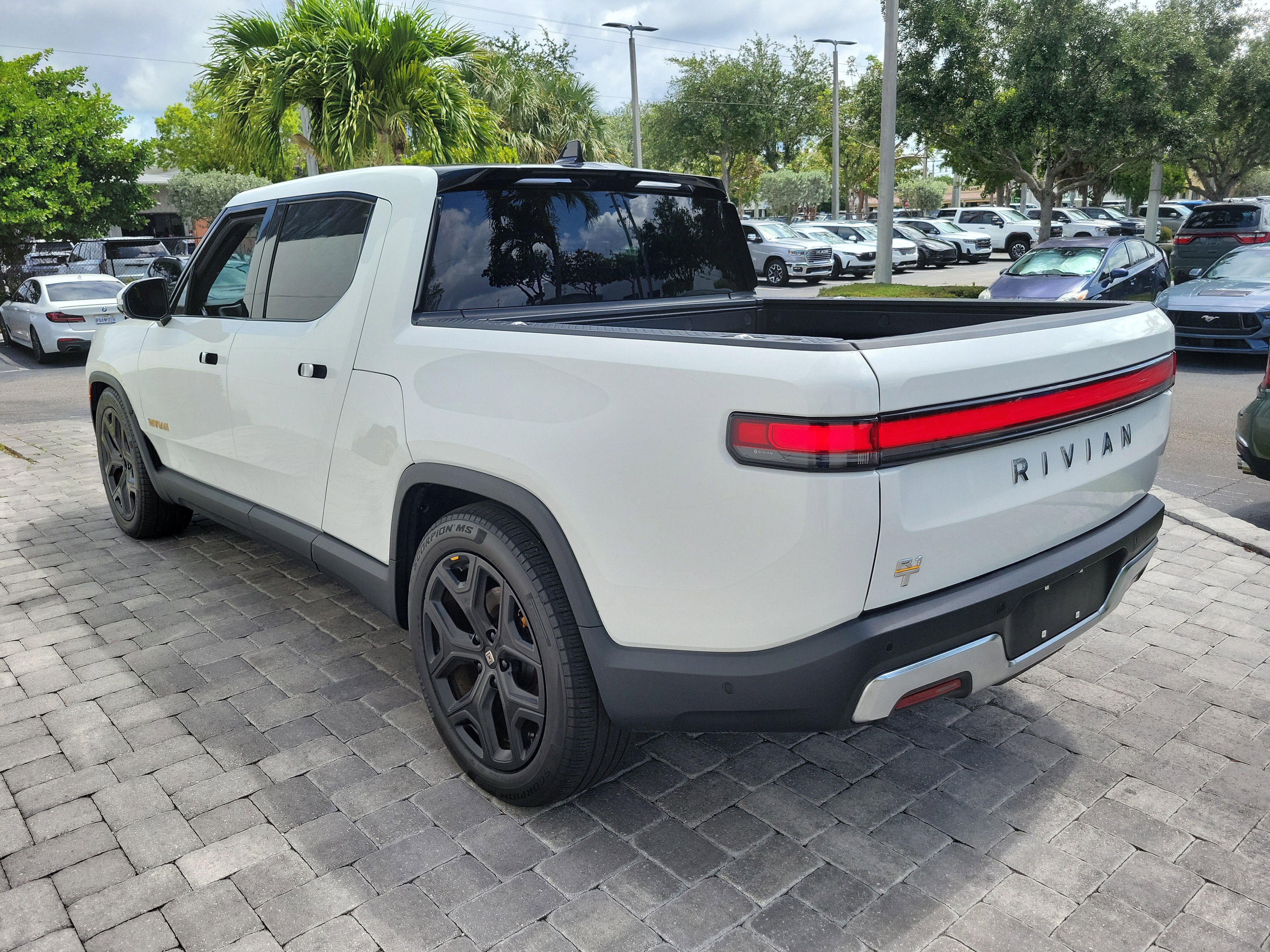 Used 2023 Rivian R1T Adventure AWD/4WD image 4