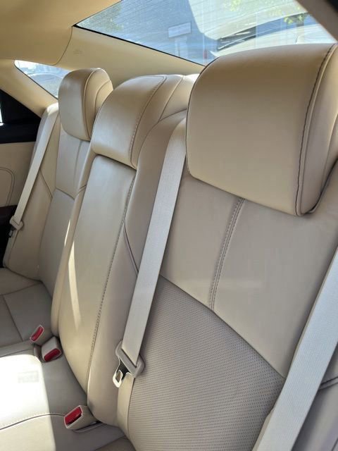 Used 2016 Toyota Avalon Limited w/ Toyota Safety Sense Package FWD image 9