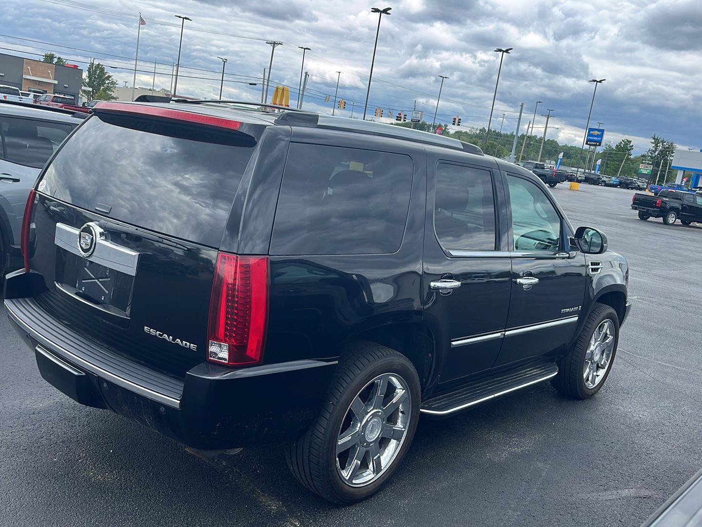 Used 2007 Cadillac Escalade AWD w/ Information Package image 6