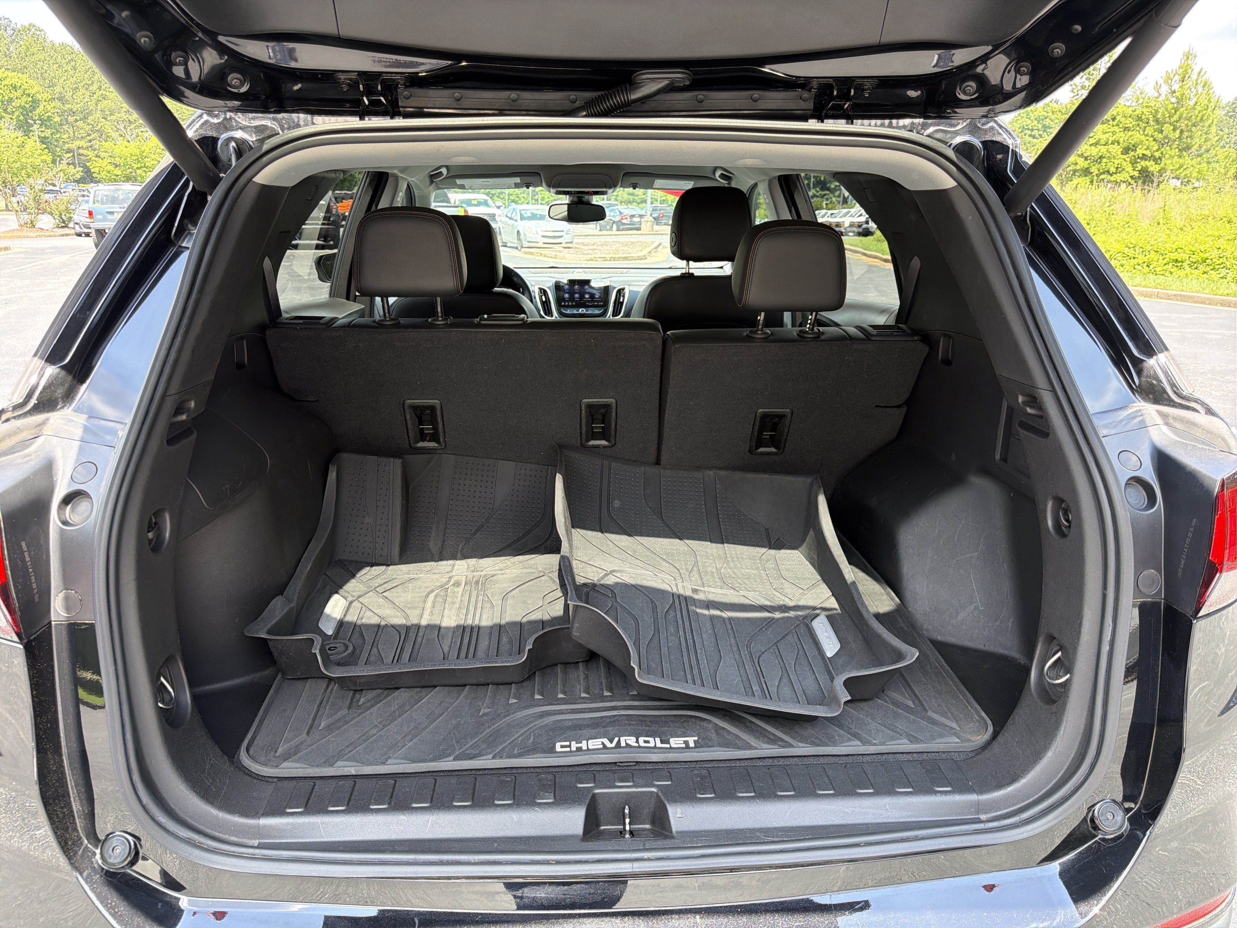 Used 2022 Chevrolet Equinox Premier FWD image 18