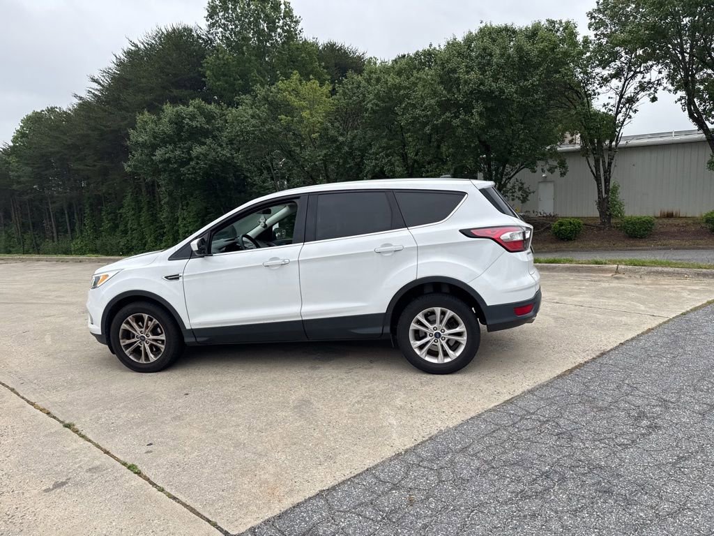 Used 2017 Ford Escape SE FWD image 10