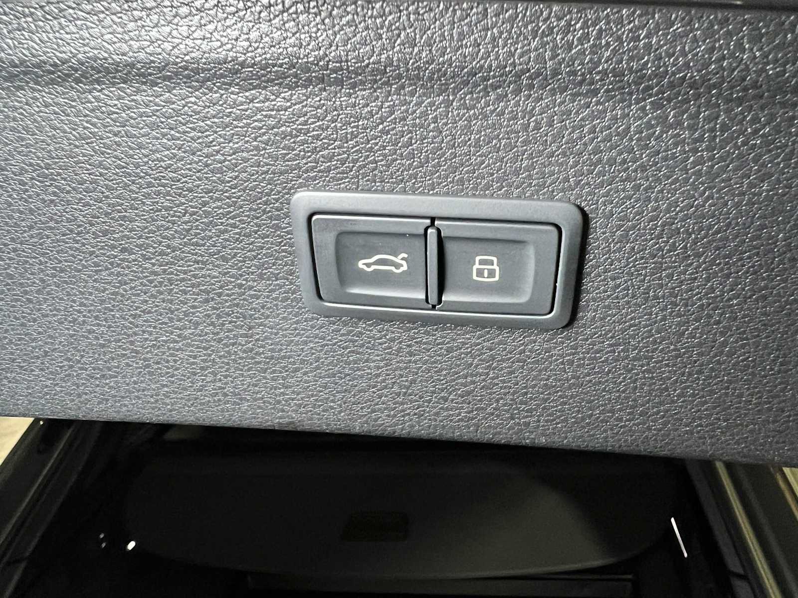 Used 2024 Audi SQ5 Premium Plus w/ Premium Plus Package AWD/4WD image 16