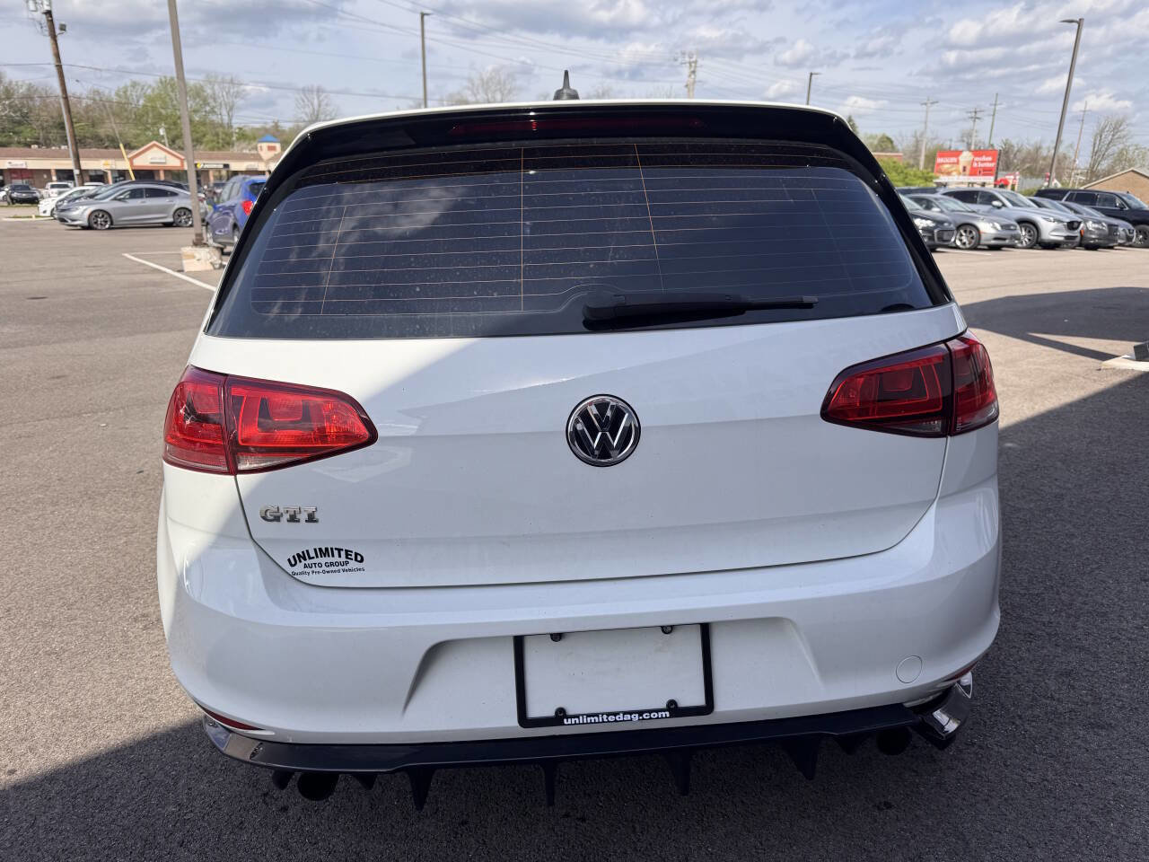 Used 2015 Volkswagen GTI SE image 8