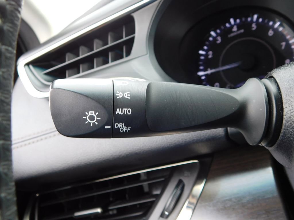 Used 2018 Toyota Avalon XLE Premium w/ Protection Package image 28