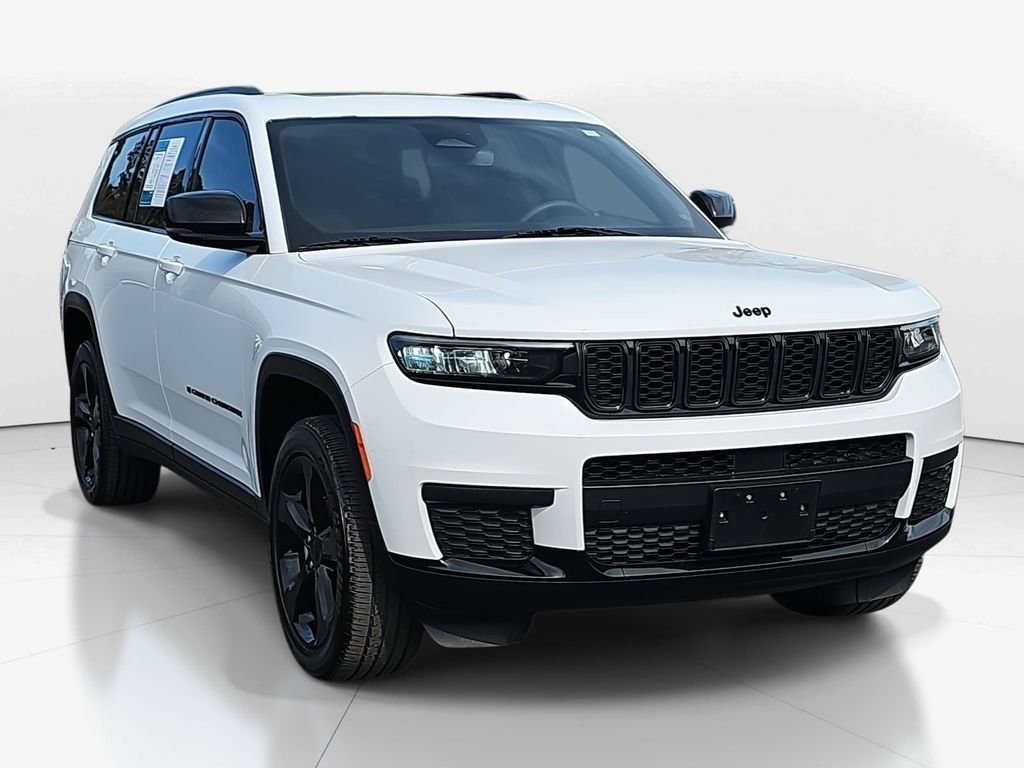 Used 2023 Jeep Grand Cherokee L Laredo image 2