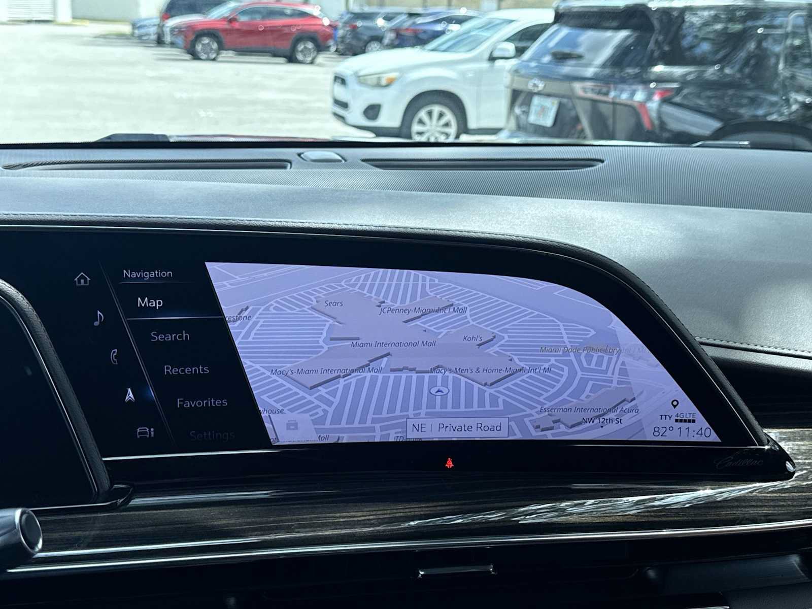 Used 2022 Cadillac Escalade Premium Luxury w/ Performance Package AWD/4WD image 18