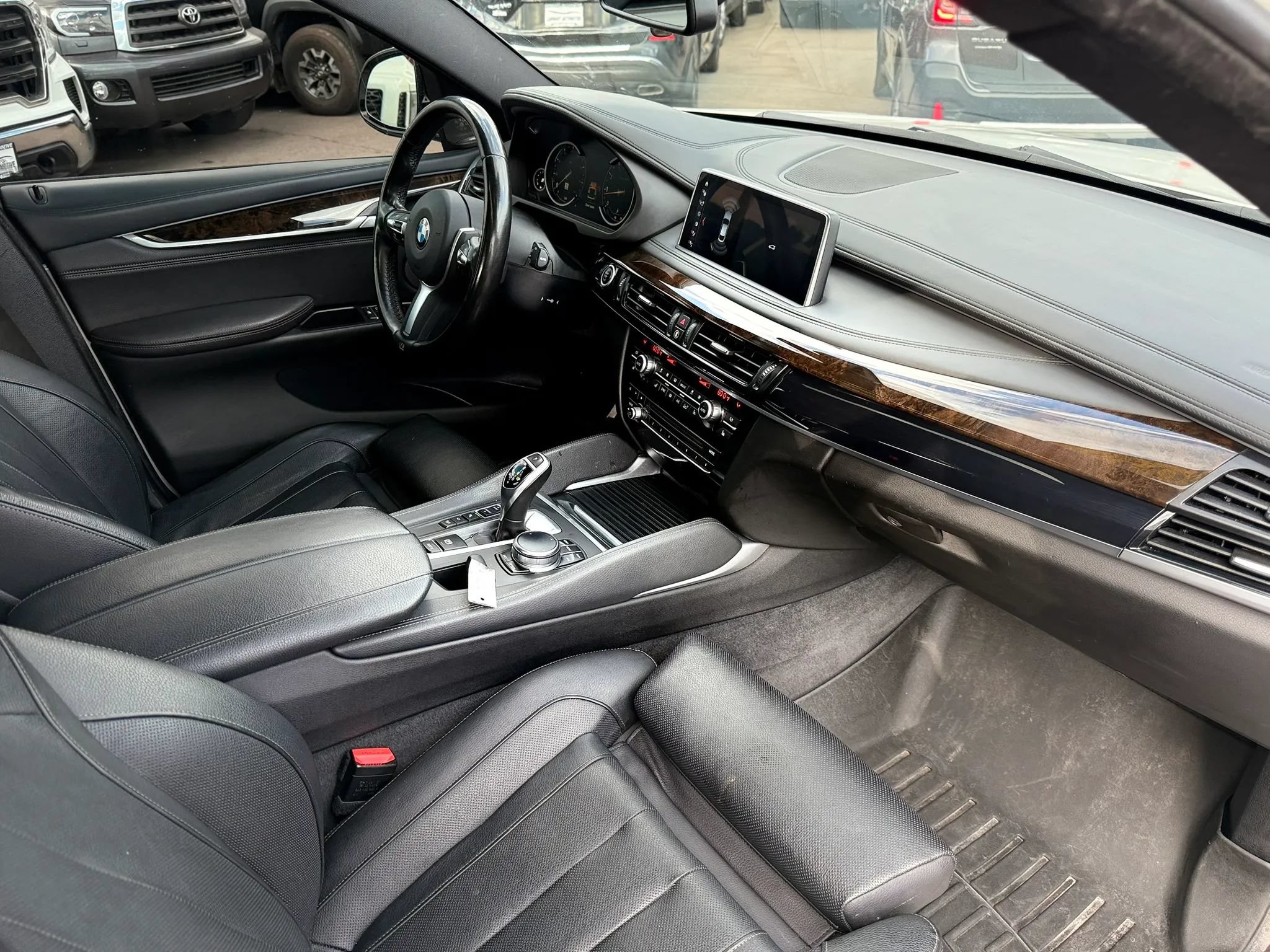 Used 2019 BMW X6 xDrive50i w/ M Sport Package AWD/4WD image 23