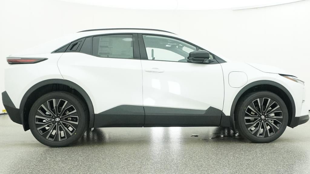 New 2026 Toyota C-HR AWD/4WD image 27