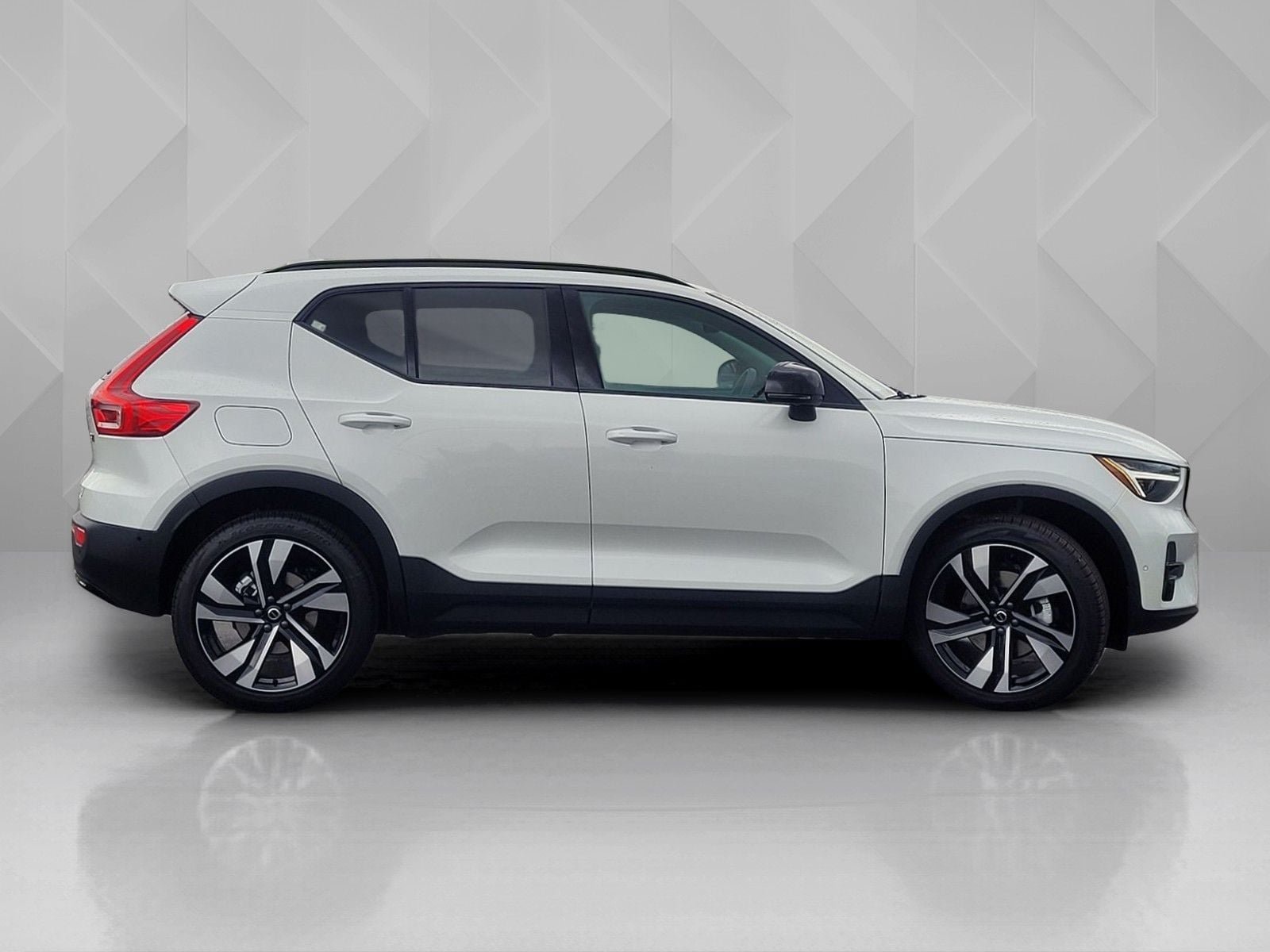 New 2026 Volvo XC40 B5 Ultra w/ Climate Package AWD/4WD image 8