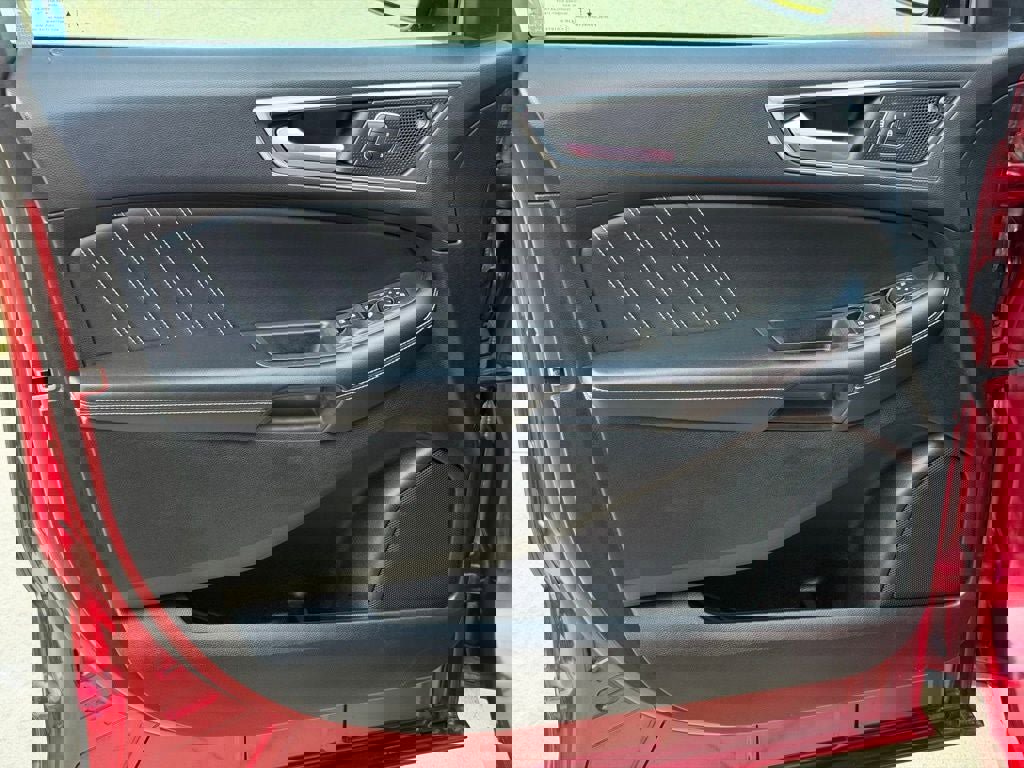 Certified 2022 Ford Edge ST image 32