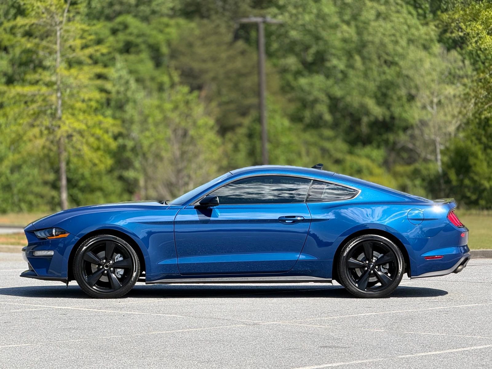 Used 2022 Ford Mustang Coupe w/ Equipment Group 101A RWD image 9