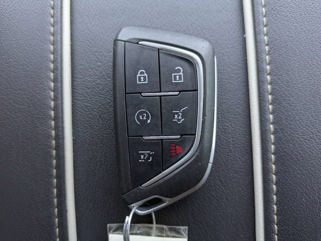 Used 2022 Cadillac Escalade Premium Luxury w/ Performance Package RWD image 33
