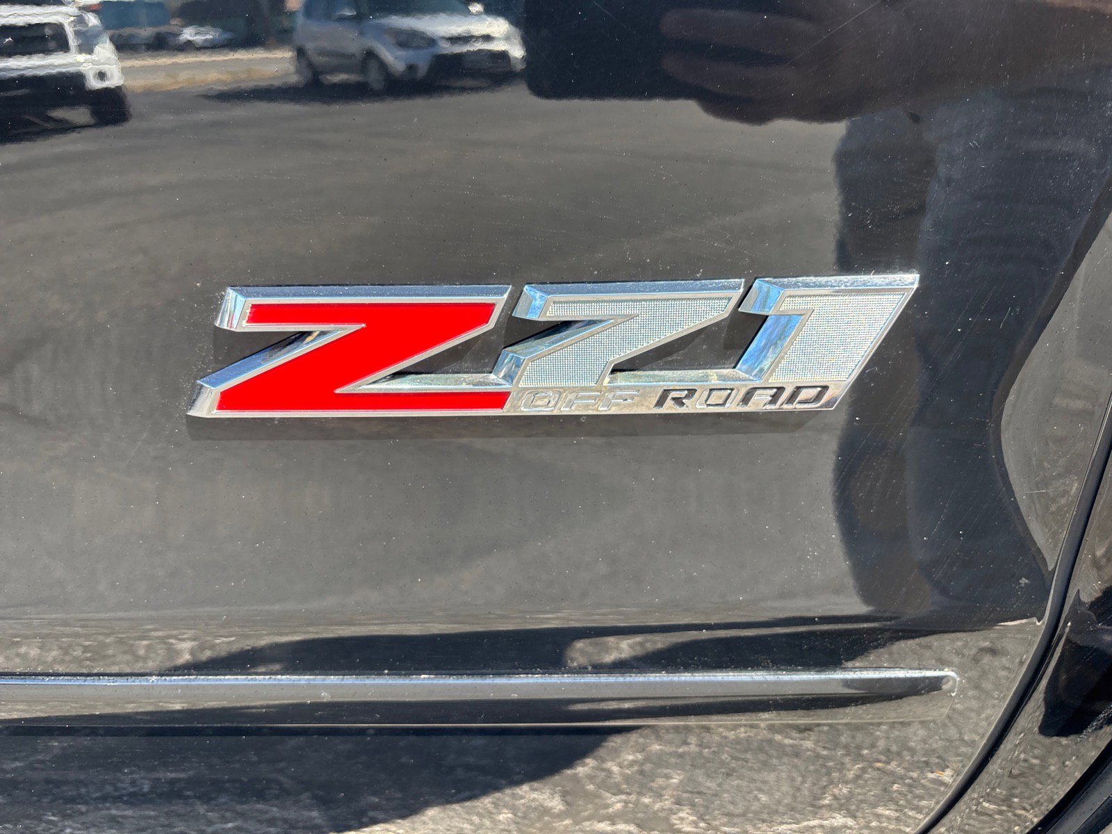 Used 2017 Chevrolet Silverado 1500 LT w/ Midnight Edition image 10