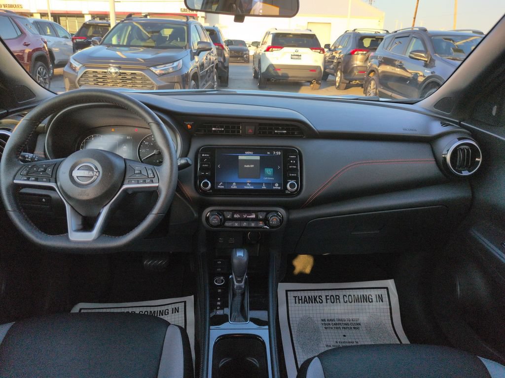 Used 2022 Nissan Kicks SR w/ Premium Package FWD image 12