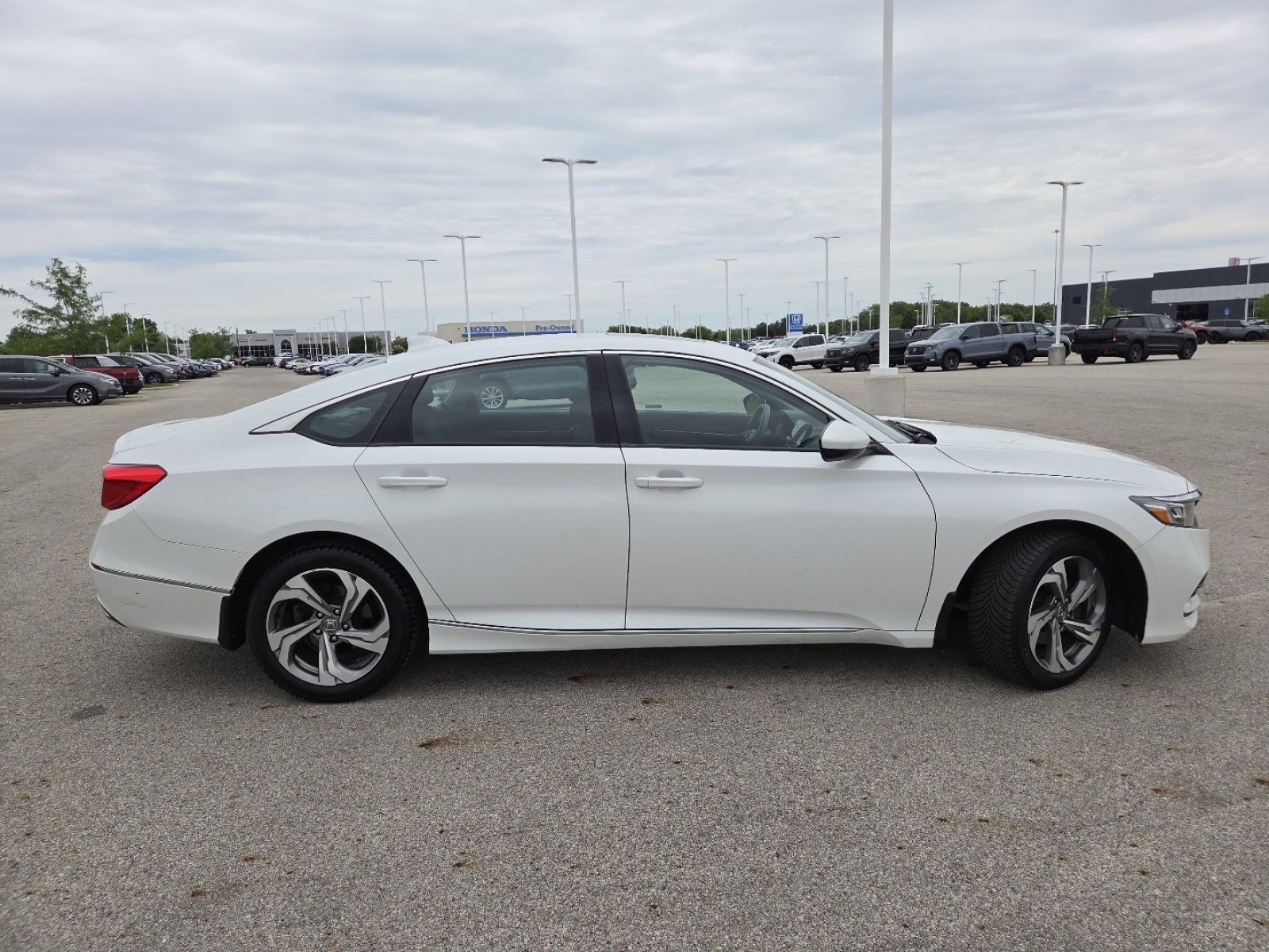 Used 2019 Honda Accord EX image 17
