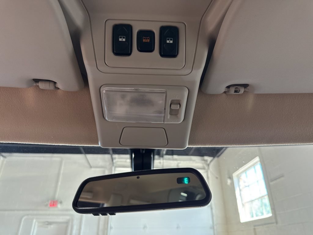 Used 2004 Land Rover Discovery SE AWD/4WD image 30