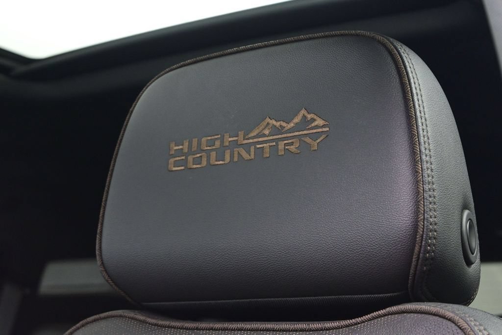 Used 2022 Chevrolet Tahoe High Country w/ Premium Package 2 AWD/4WD image 28