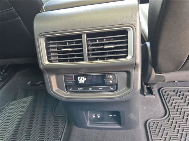 Used 2024 Volkswagen Atlas SEL AWD/4WD image 15