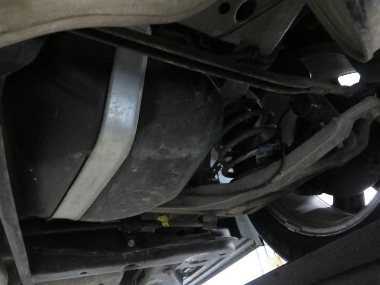 Used 2002 Cadillac De Ville DTS w/ Premium Equipment Pkg image 26