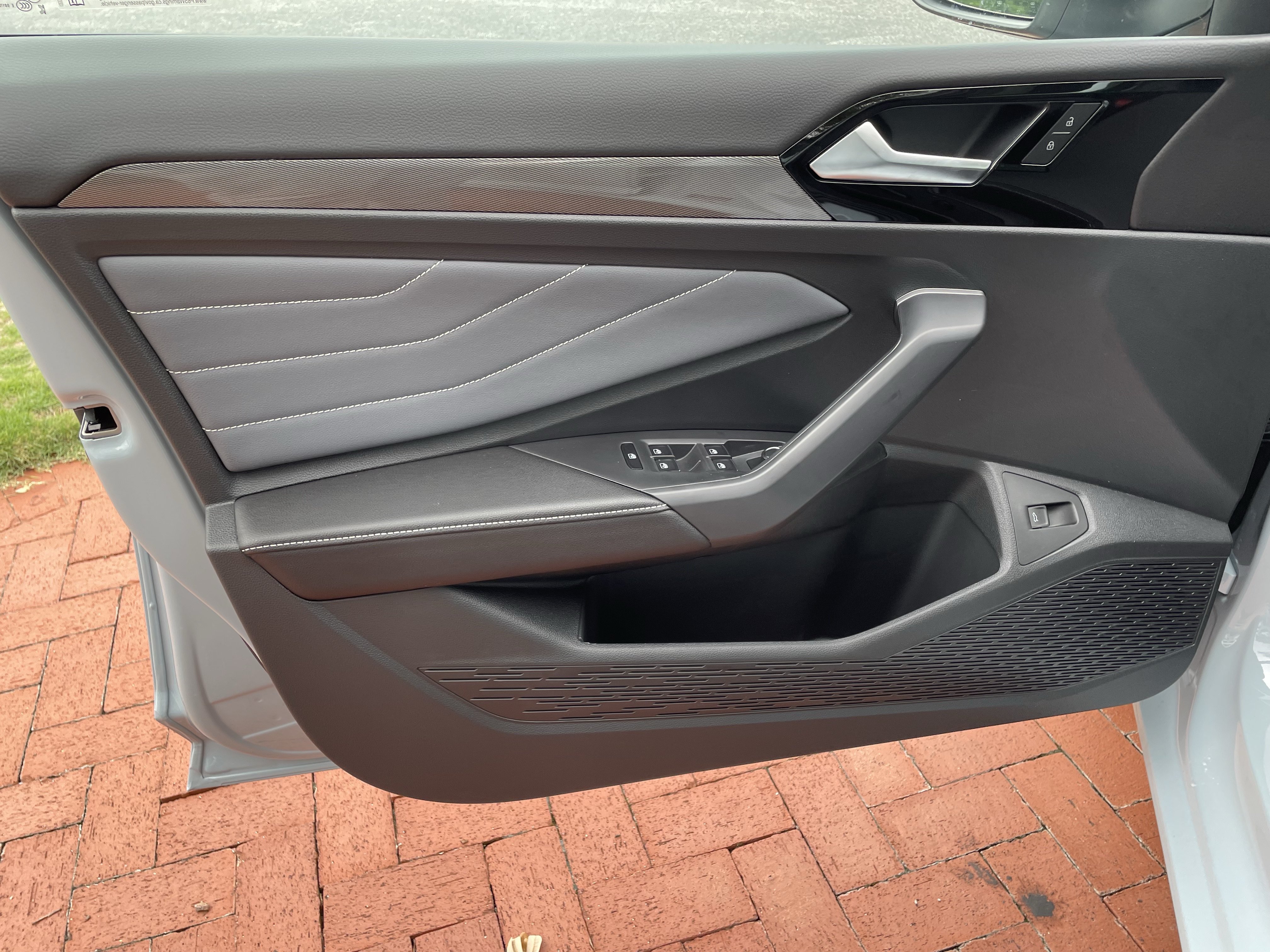 New 2026 Volkswagen Jetta SEL FWD image 13