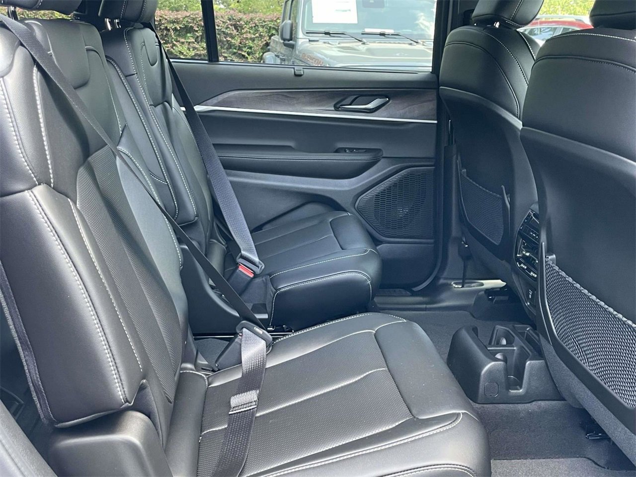 New 2025 Jeep Grand Cherokee L Limited w/ Luxury Tech Group II image 69