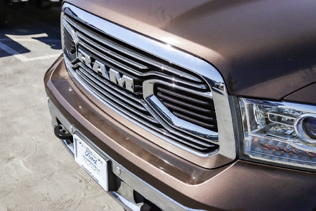 Used 2019 RAM 1500 Laramie w/ Convenience Group RWD image 8