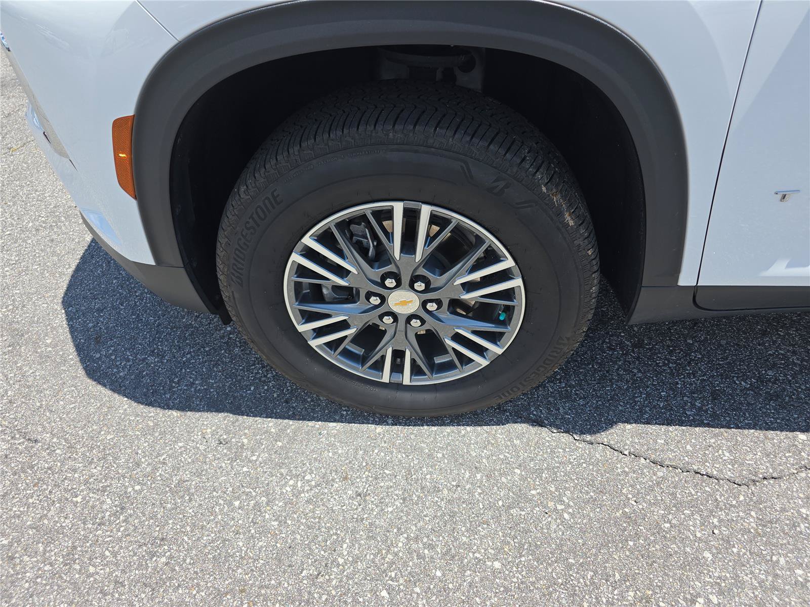 Used 2025 Chevrolet Traverse LT FWD image 10