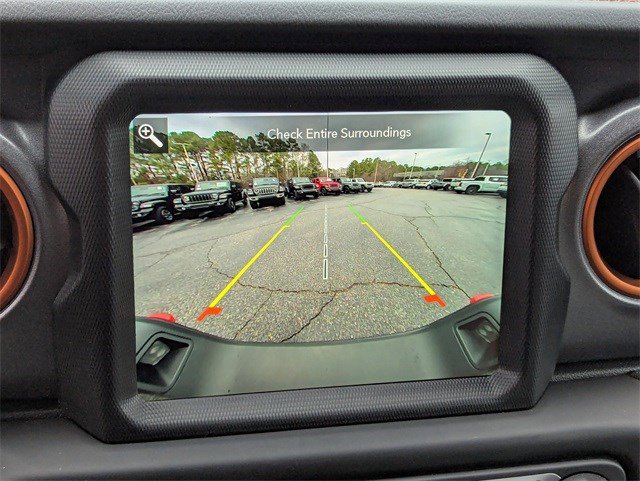 Used 2023 Jeep Gladiator Mojave w/ Cold Weather Group image 19