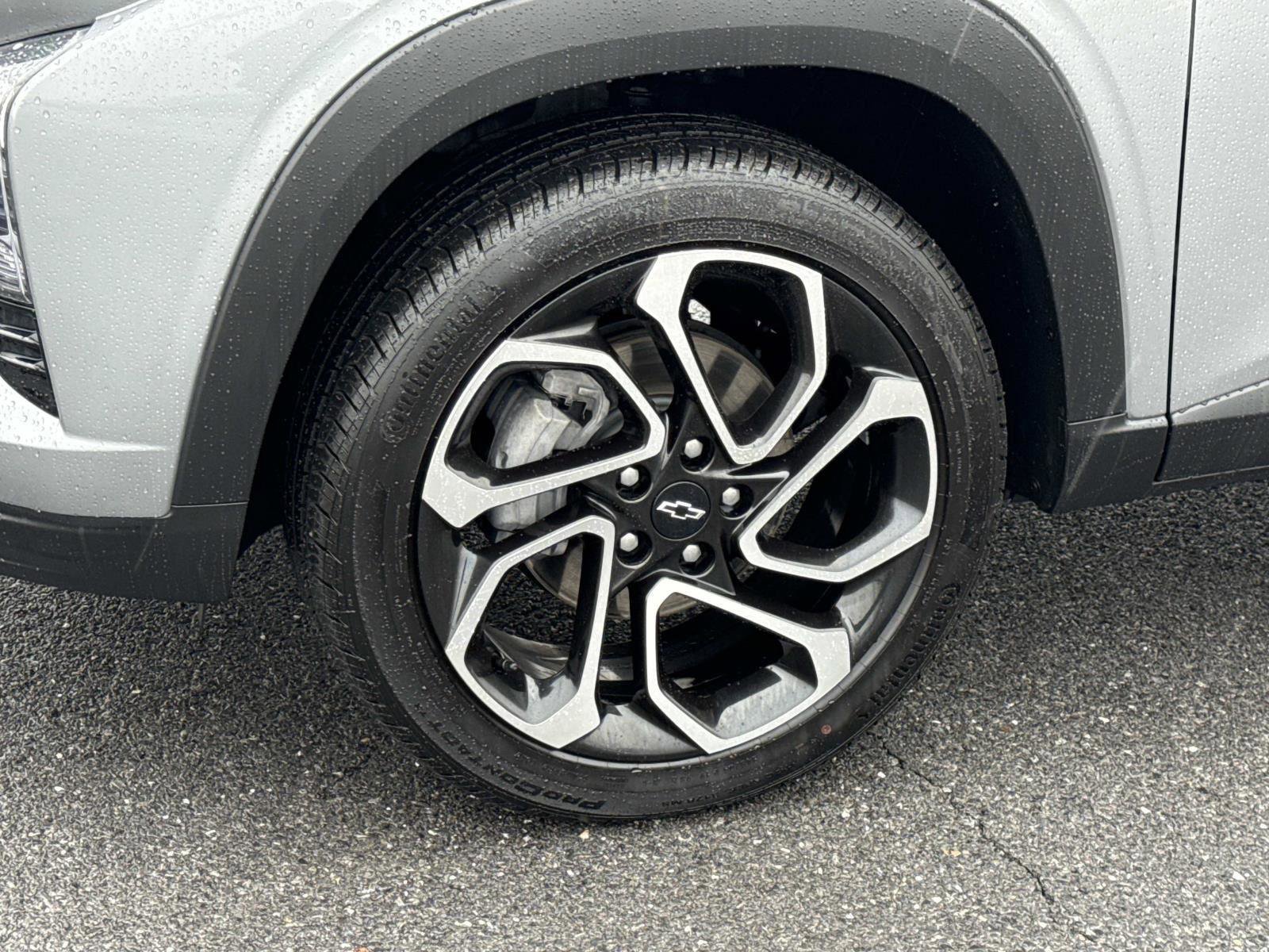 Used 2025 Chevrolet Trax RS image 29