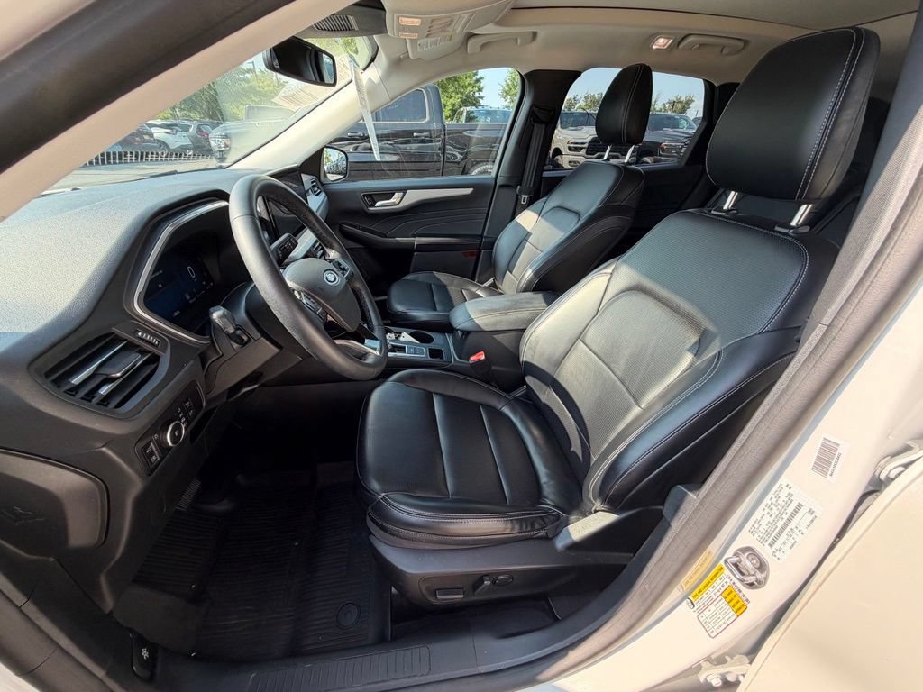 Used 2023 Ford Escape Platinum AWD/4WD image 21