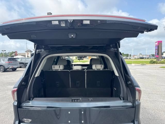 Used 2025 Lincoln Navigator Reserve AWD/4WD image 22
